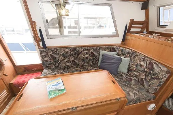 Slide: The Image of Ta Chiao CT 35 Sundeck MY Trawler 1986 - 4