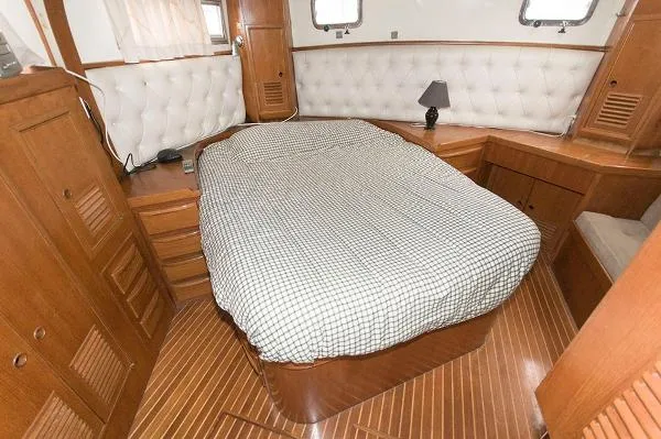 Slide: The Image of Ta Chiao CT 35 Sundeck MY Trawler 1986 - 7