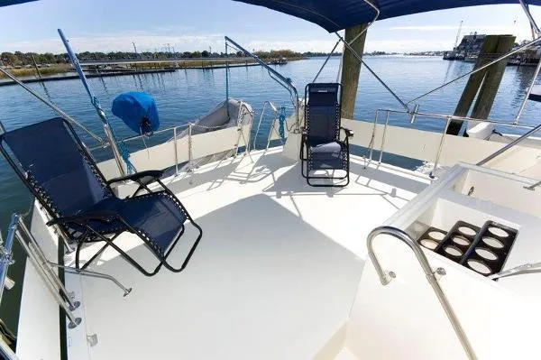 Slide: The Image of Hatteras 40 Motor Yacht 1988 - 1
