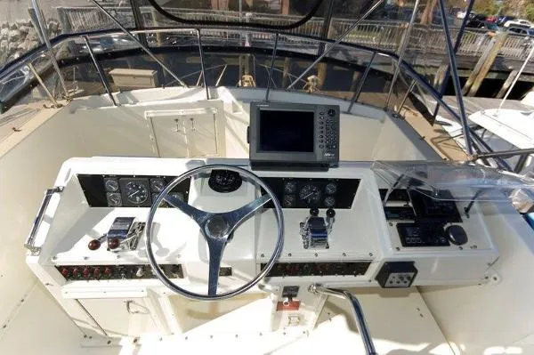Slide: The Image of Hatteras 40 Motor Yacht 1988 - 4