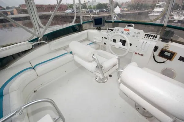 Slide: The Image of Mainship 35 Convertible MD 1993 - 10