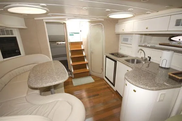 Slide: The Image of Maxum 3700 SCR 1998 - 9