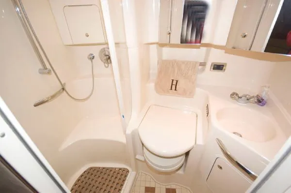 Slide: The Image of Sea Ray 380 Sundancer (MD) 2002 - 8