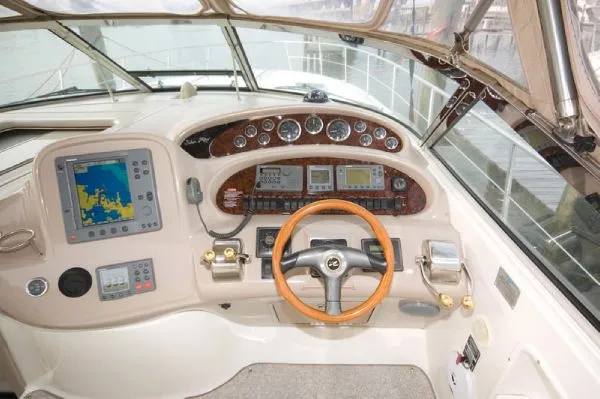 Slide: The Image of Sea Ray 380 Sundancer (MD) 2002 - 9