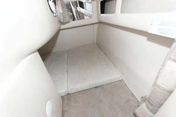 Slide: The Image of Crownline Boats CR 250 with Trailer 2004 - 8