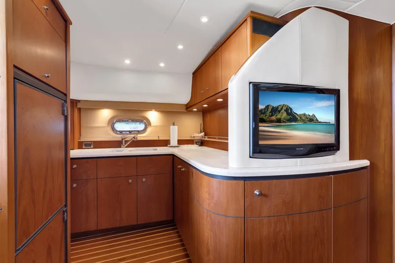 Slide: The Image of Tiara 4300 Sovran 2008 - 15