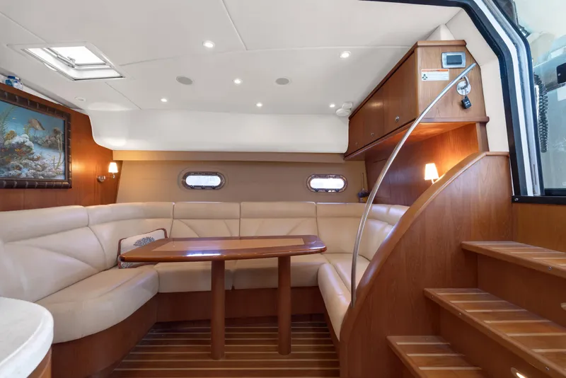 Slide: The Image of Tiara 4300 Sovran 2008 - 17