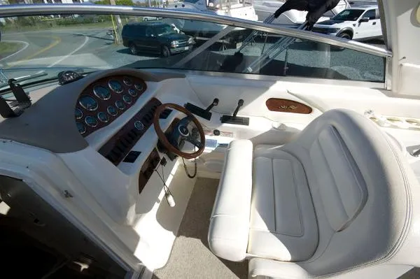 Slide: The Image of Sea Ray 280 Sun Sport 2000 - 3