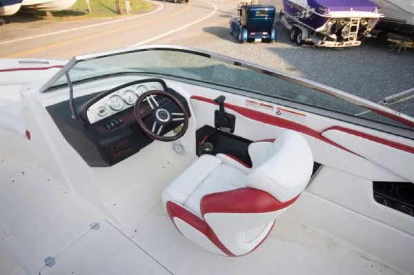 Slide: The Image of Regal 2200 Bowrider 2009 - 3