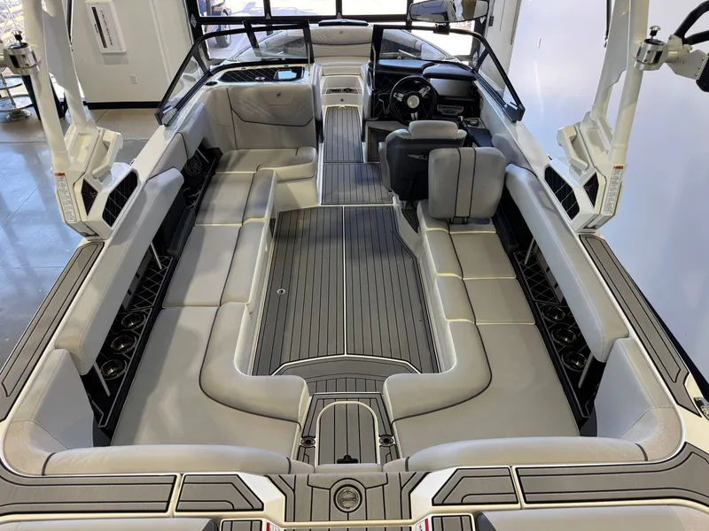 Slide: The Image of Nautique Super Air Nautique GS24 2022 - 13