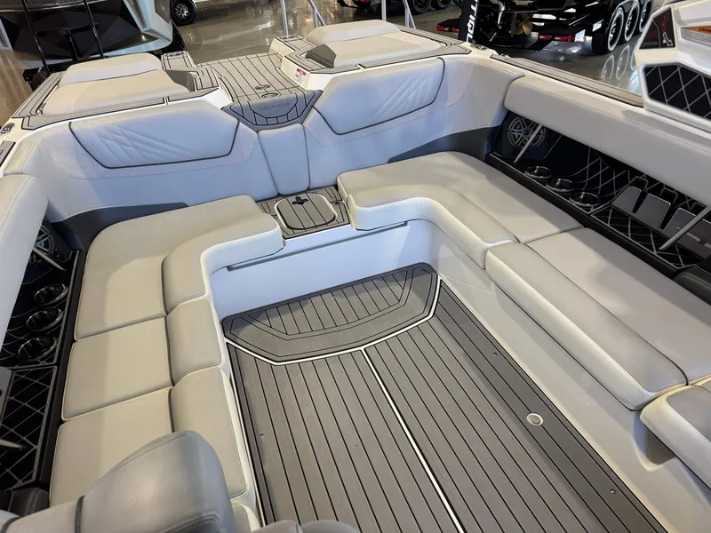 Slide: The Image of Nautique Super Air Nautique GS24 2022 - 16