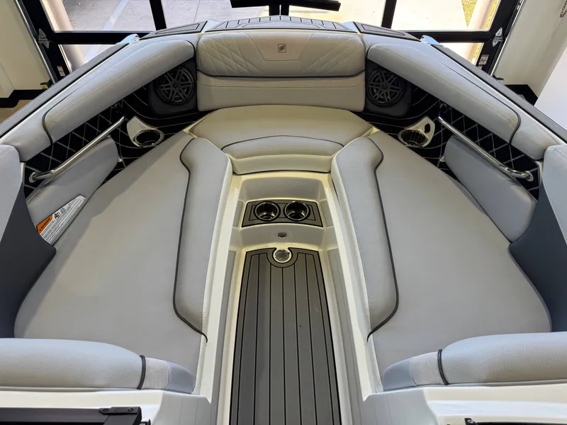 Slide: The Image of Nautique Super Air Nautique GS24 2022 - 17