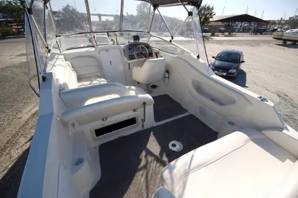 Slide: The Image of Wellcraft 2400 Martinique 1999 - 6