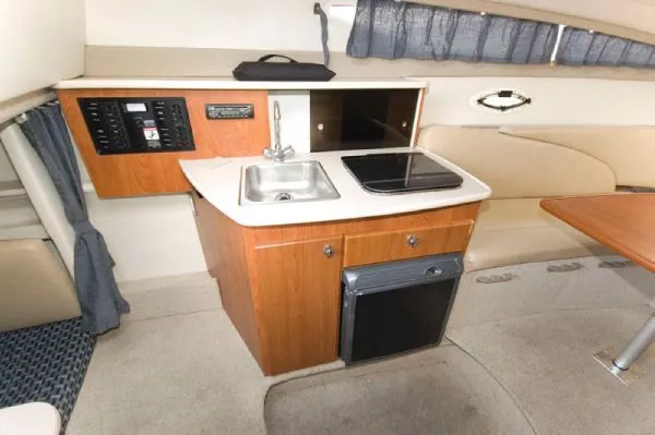Slide: The Image of Bayliner 265 with Trailer (MD) 2005 - 6