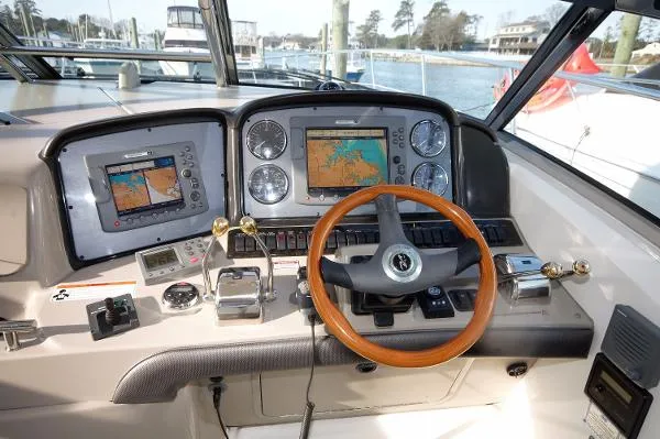 Slide: The Image of Sea Ray 40 Sundancer 2006 - 7