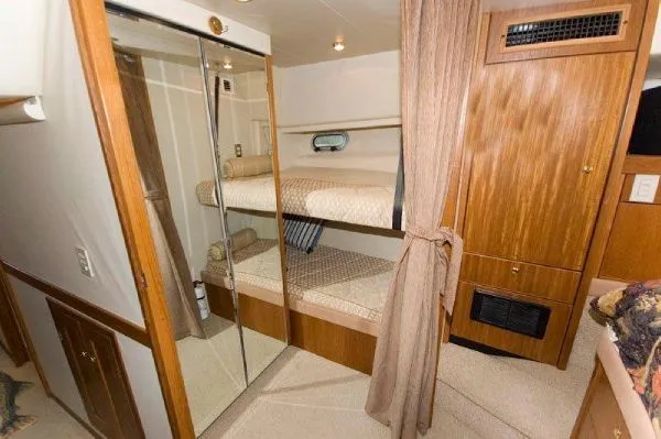 Slide: The Image of Bayliner 4788 Motoryacht (VT) 1999 - 10