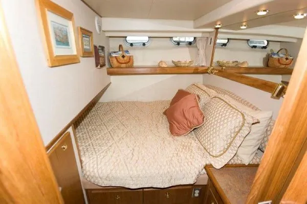 Slide: The Image of Bayliner 4788 Motoryacht (VT) 1999 - 9