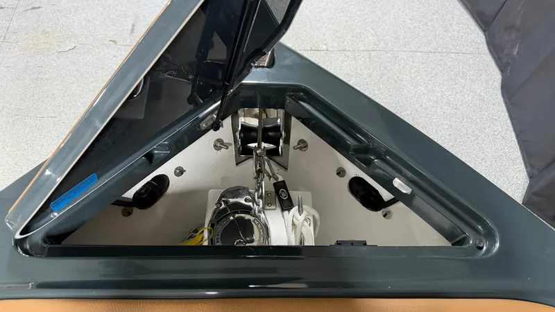 Slide: The Image of Cobalt R8 Surf 2027 - 93
