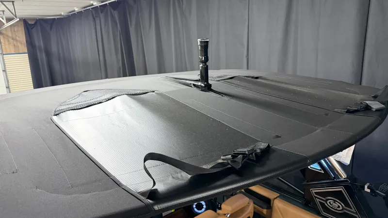 Slide: The Image of Cobalt R8 Surf 2027 - 101