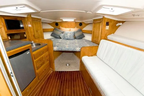Slide: The Image of Luhrs 32 Open FL 2000 - 5