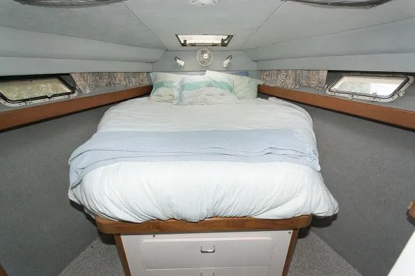 Slide: The Image of Luhrs 3400 Motor Yacht 1991 - 5