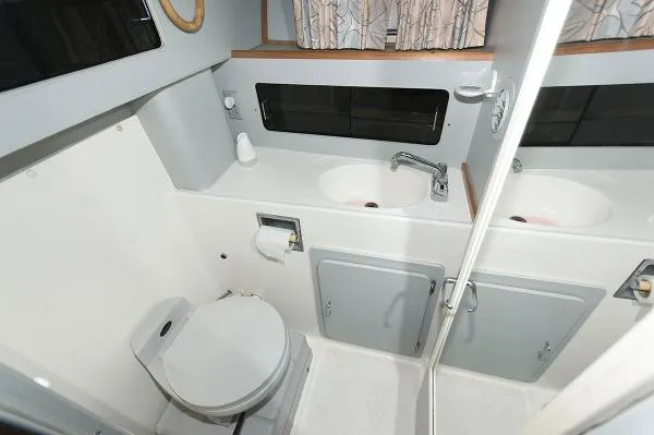 Slide: The Image of Luhrs 3400 Motor Yacht 1991 - 6