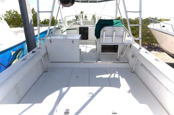 Slide: The Image of Contender 35 Side Console 2000 - 4