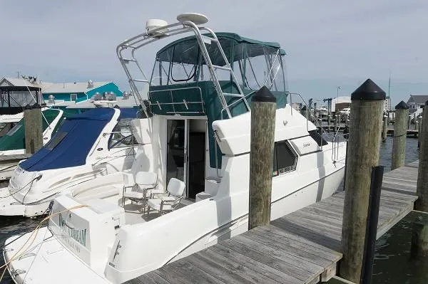 Slide: The Image of Silverton 351 Sedan Cruiser 1997 - 3
