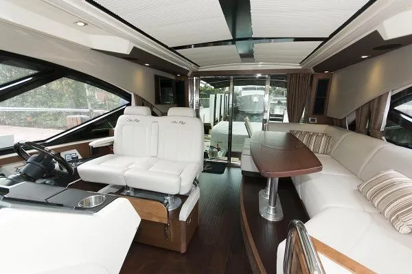 Slide: The Image of Sea Ray 510 Sundancer 2015 - 10