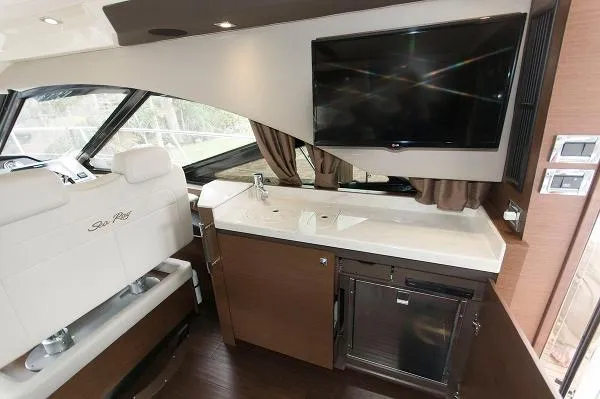 Slide: The Image of Sea Ray 510 Sundancer 2015 - 11