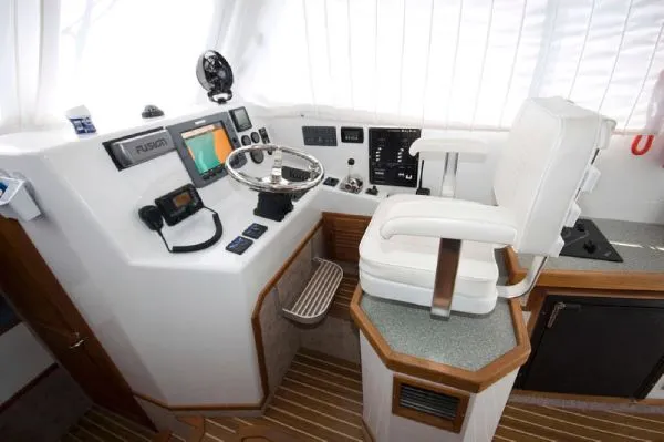 Slide: The Image of Mabry 32 Pilothouse 2006 - 4