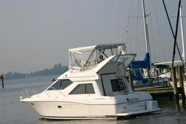Slide: The Image of Bayliner 3258 Command Bridge 2000 - 1