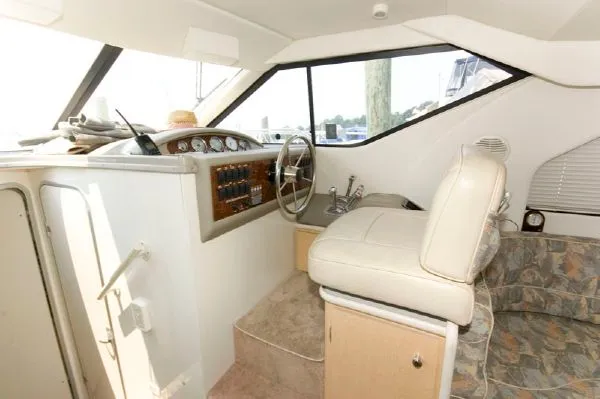 Slide: The Image of Bayliner 3258 Command Bridge 2000 - 10