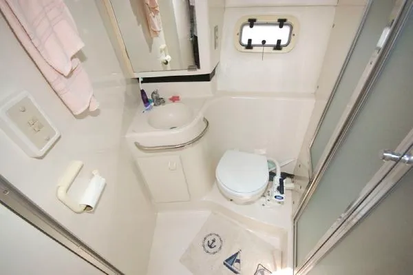Slide: The Image of Bayliner 3258 Command Bridge 2000 - 6