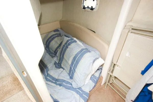 Slide: The Image of Bayliner 3258 Command Bridge 2000 - 7