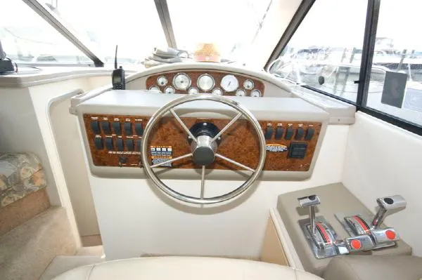 Slide: The Image of Bayliner 3258 Command Bridge 2000 - 9