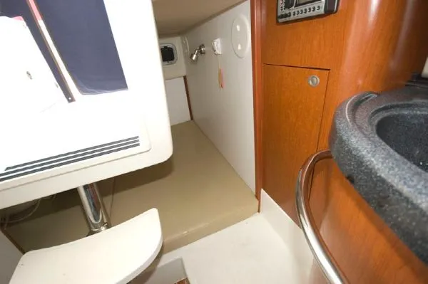Slide: The Image of Boston Whaler 305 Conquest w/ Diesel Gen (MD) 2006 - 6