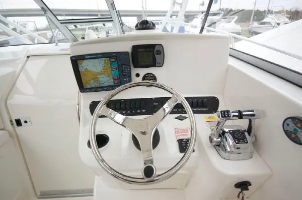 Slide: The Image of Boston Whaler 305 Conquest w/ Diesel Gen (MD) 2006 - 8