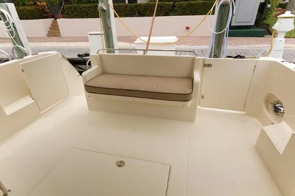 Slide: The Image of Hampton 558 Pilothouse 2007 - 5