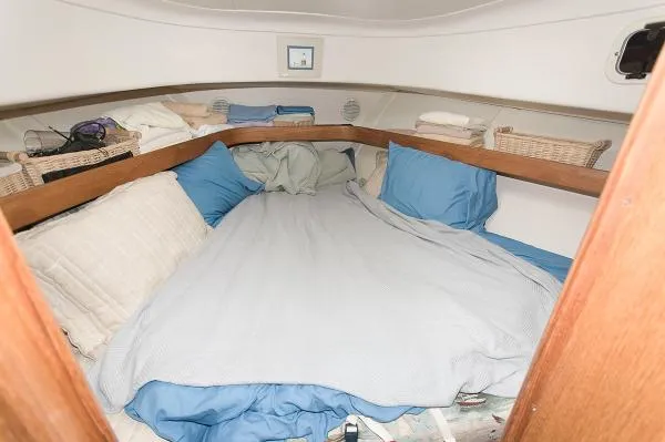 Slide: The Image of Mainship 34 PILOT 2002 - 11