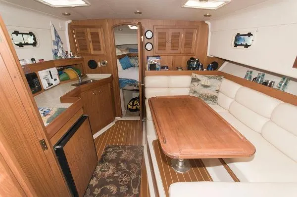 Slide: The Image of Mainship 34 PILOT 2002 - 8