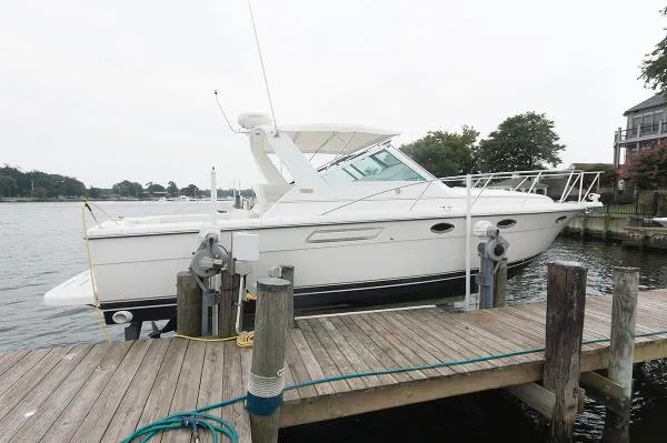 Slide: The Image of Tiara 3100 Open 2000 - 2