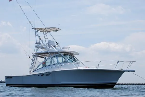 Slide: The Image of Luhrs 32 Open 2001 - 0