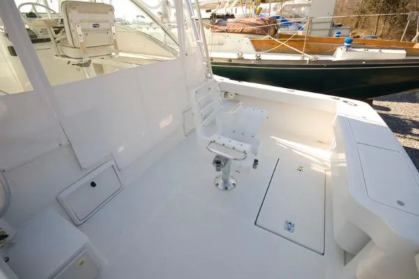 Slide: The Image of Luhrs 32 Open 2001 - 10