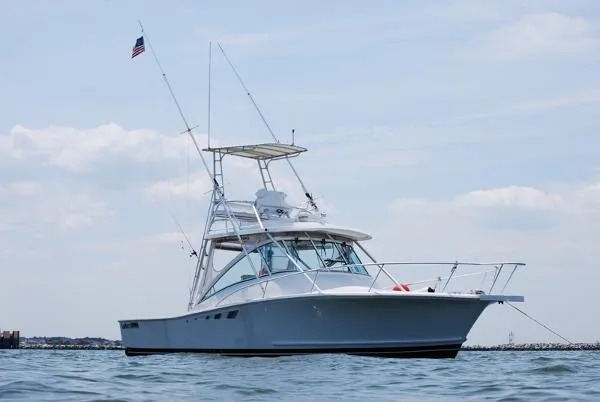 Slide: The Image of Luhrs 32 Open 2001 - 2