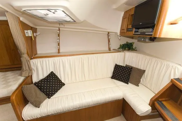 Slide: The Image of Luhrs 32 Open 2001 - 8