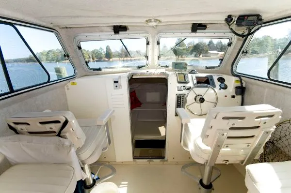 Slide: The Image of Parker Marine 2520 XL 2003 - 9