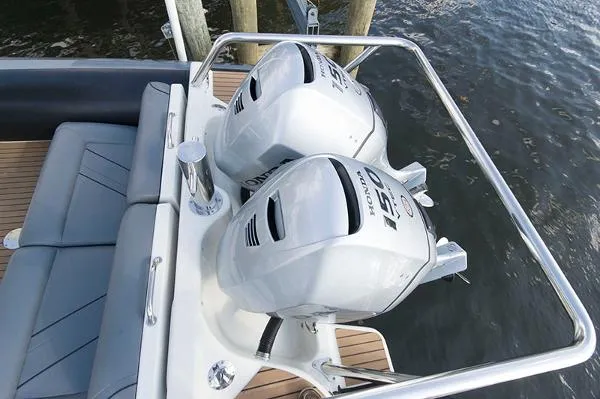 Slide: The Image of Protector 28 Targa 2002 - 10