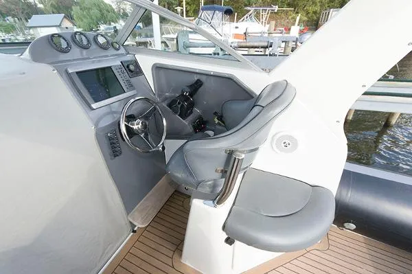 Slide: The Image of Protector 28 Targa 2002 - 7