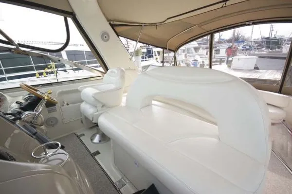 Slide: The Image of Sea Ray 410 Express Cruiser 2000 - 9